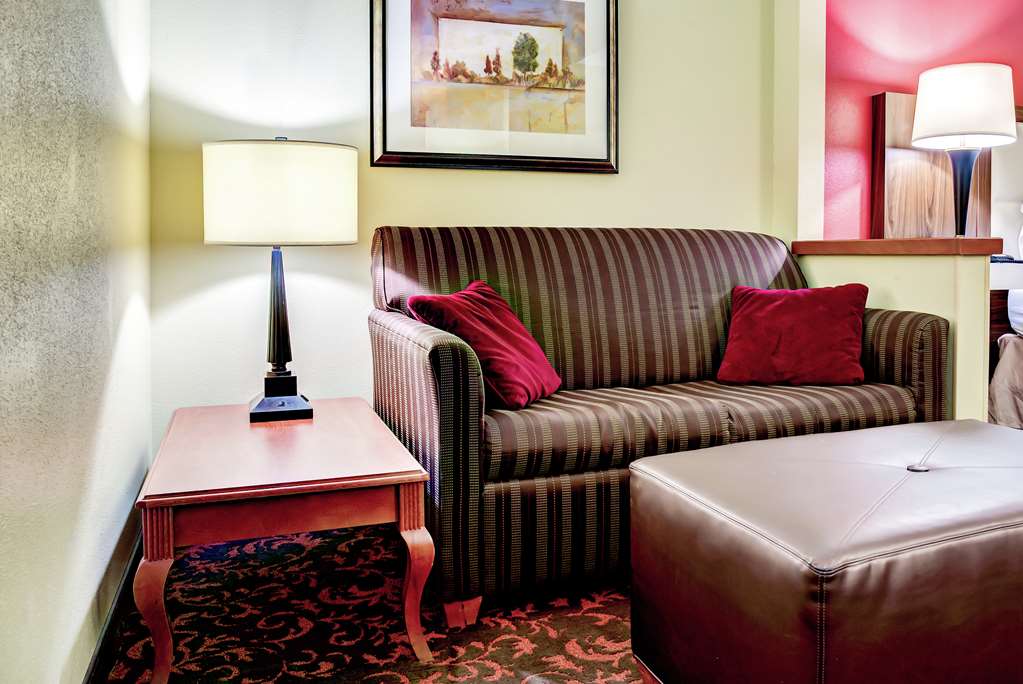 Фото Hampton Inn St. Joseph