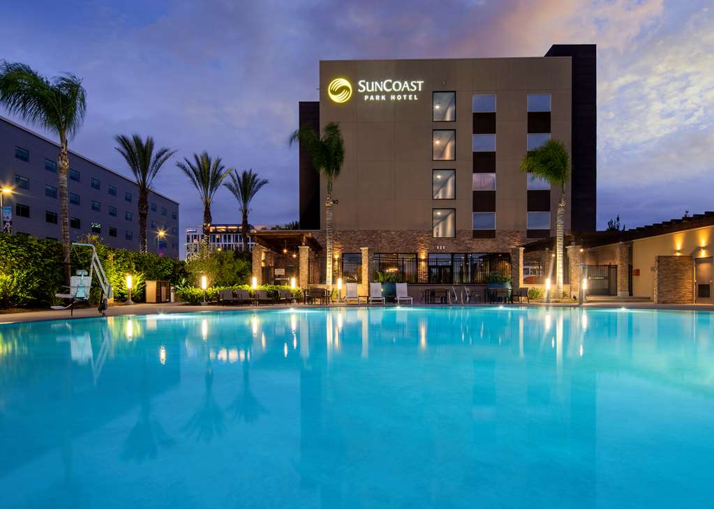 Фото SunCoast Park Hotel Anaheim, Tapestry Collection by Hilton