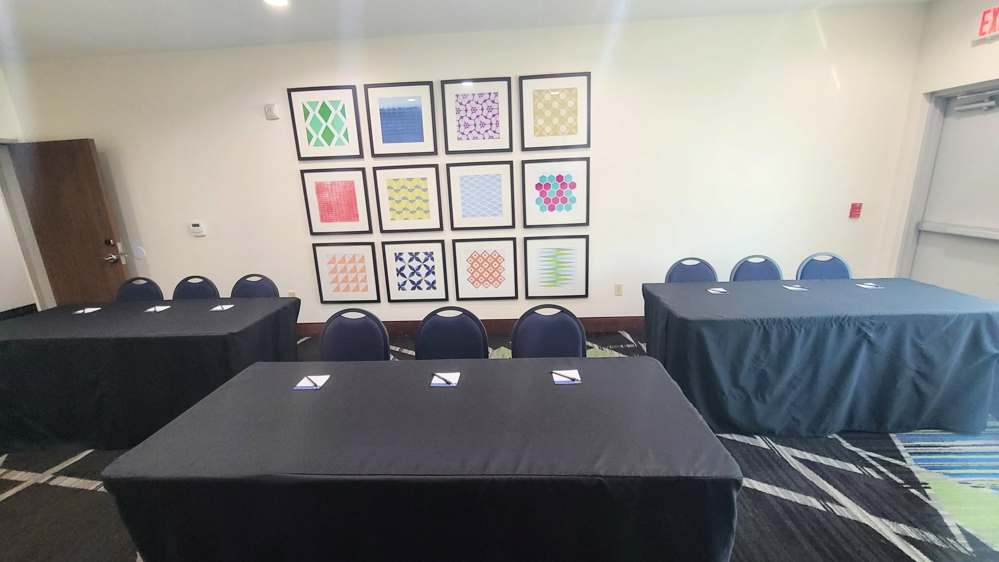 Фото Holiday Inn Express Hotel & Suites Near Seaworld, an Ihg Hotel