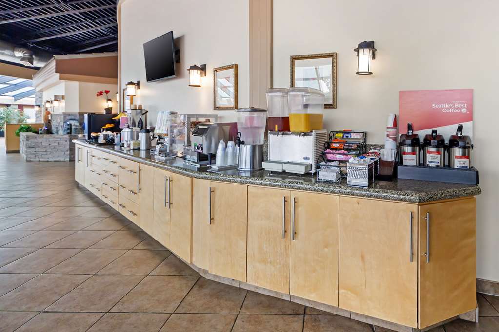 Фото Best Western Plus Mirage Hotel & Resort