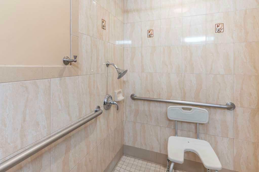 Фото Best Western Plus Airport Plaza