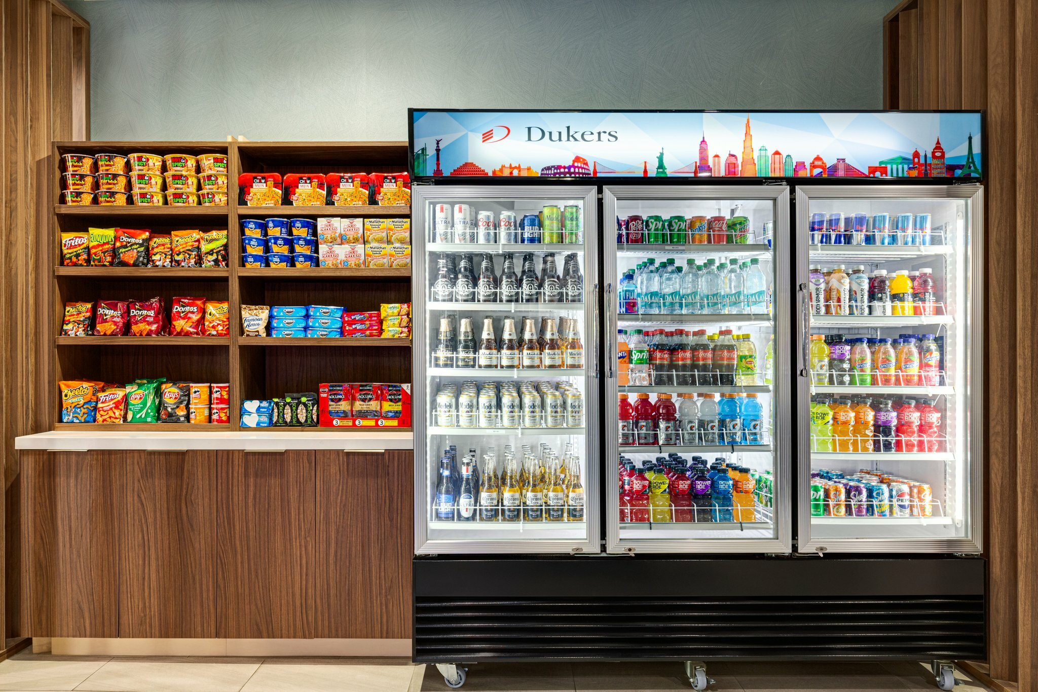 Фото Holiday Inn Express and Suites Bakersfield Central, an Ihg Hotel