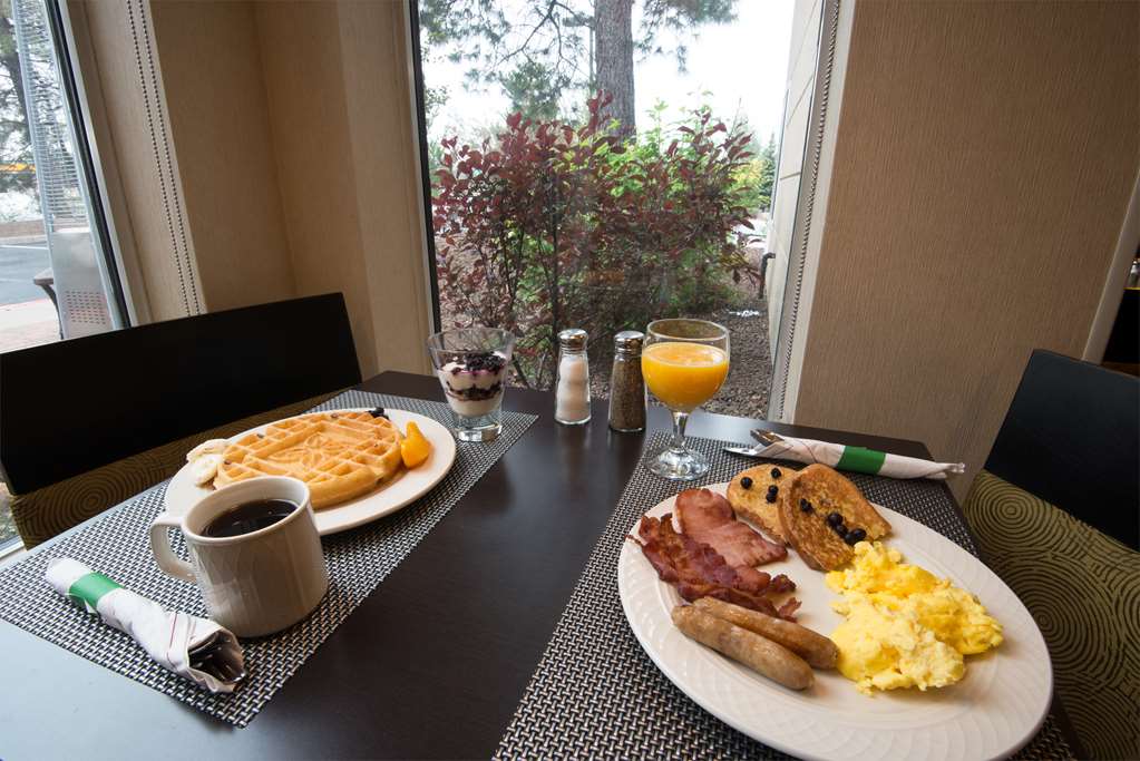 Фото Hilton Garden Inn Flagstaff