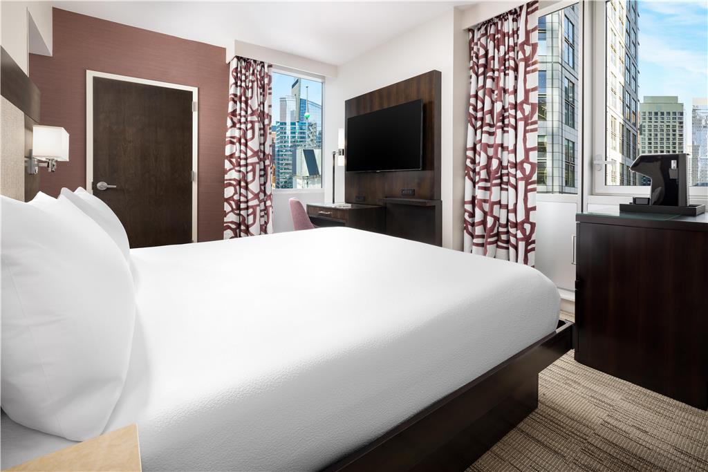 Фото Hilton Garden Inn New York-Times Square Central