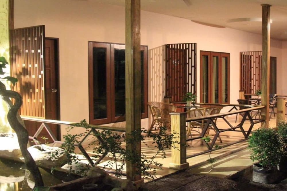 Фото Poohbar Resort & Lotusdive