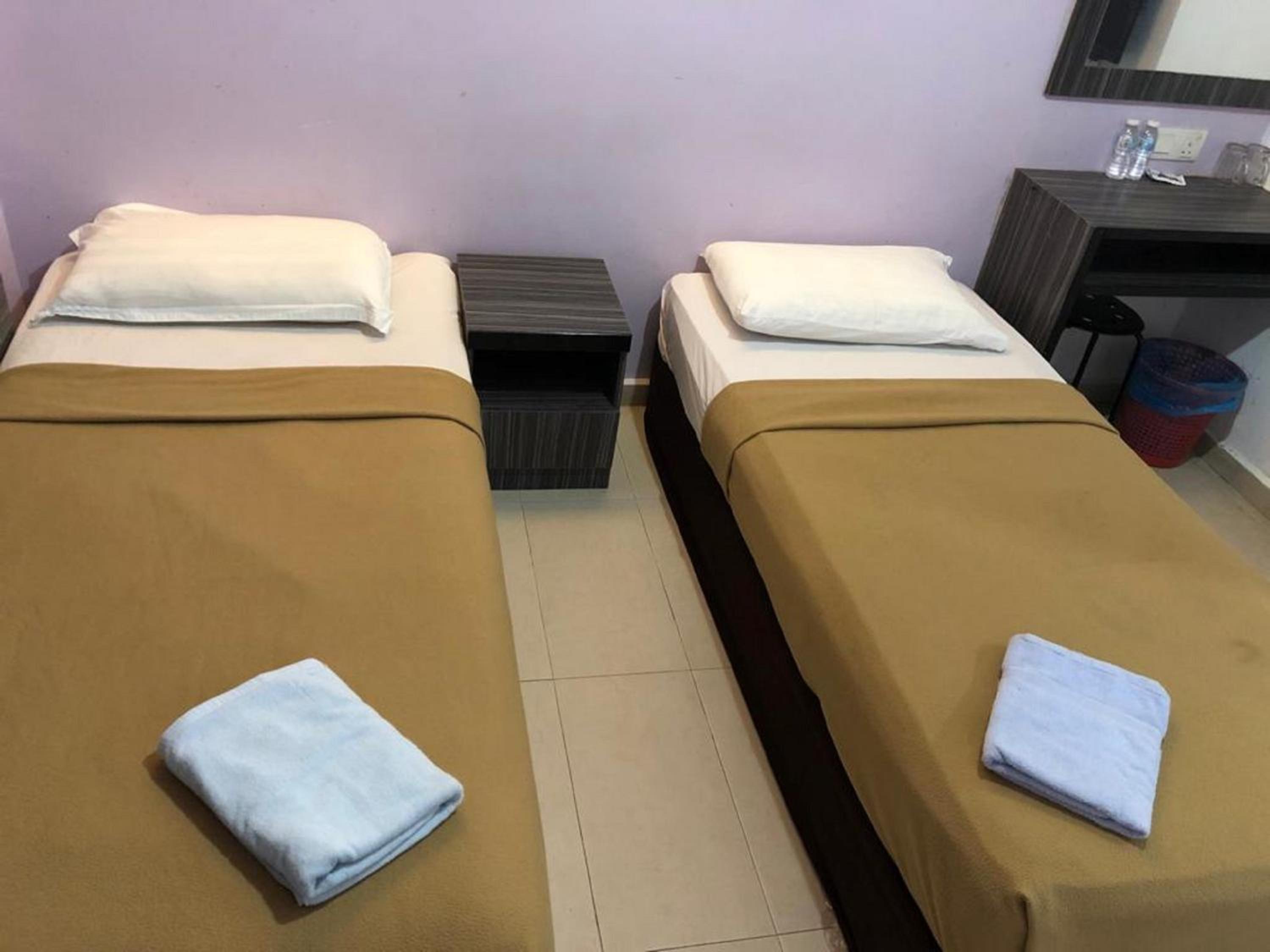 Фото Al Huda Hotel