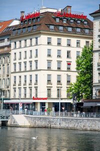 отель The Ambassador Hotel