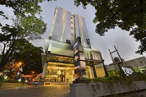 Гостиница Serela Cihampelas Hotel в Бандунге
