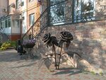 Розы (Koli Myagotina street, 42) ، نصب تذكاري، نحت