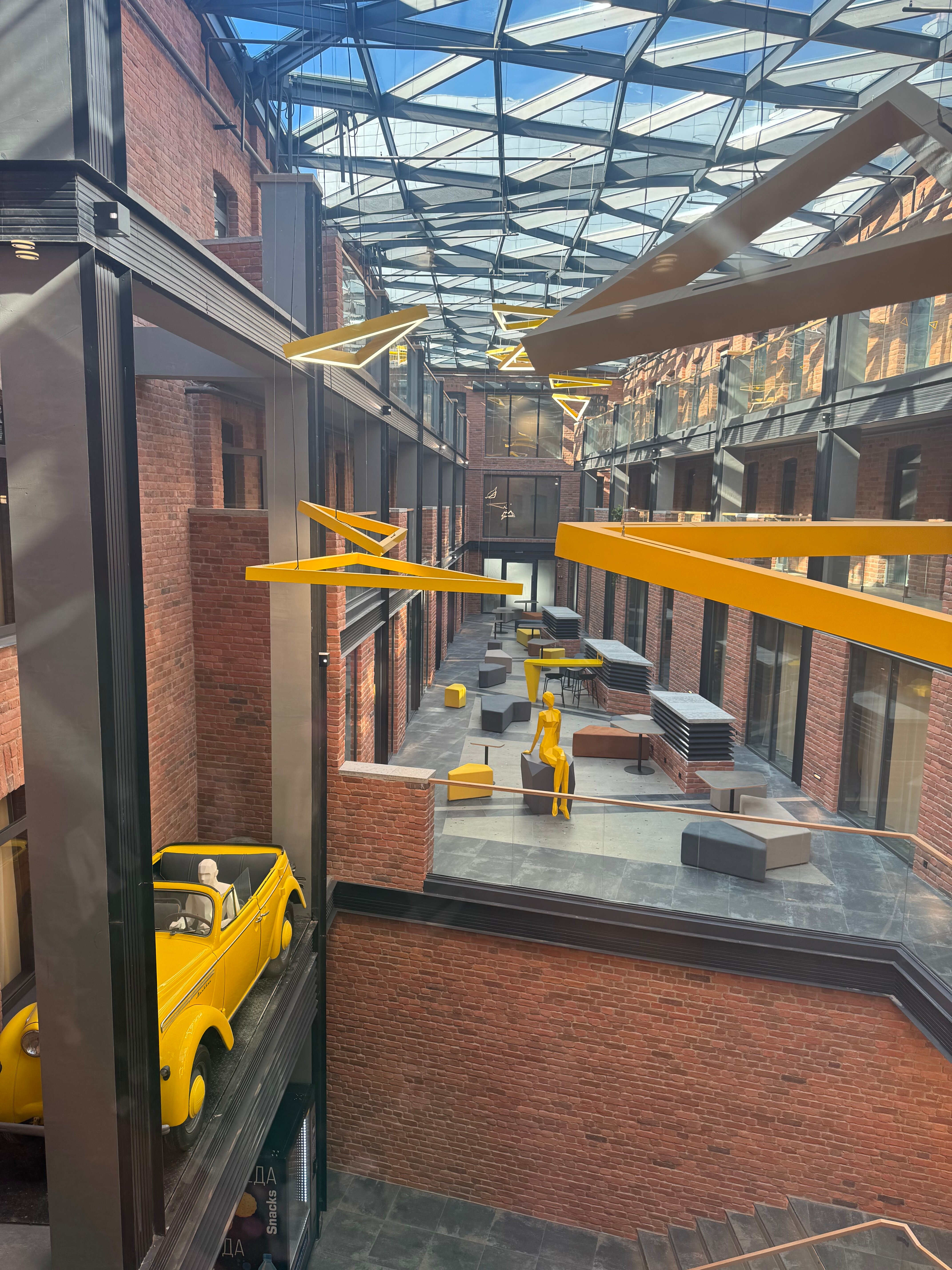 Фото IzzziUP Community L&c