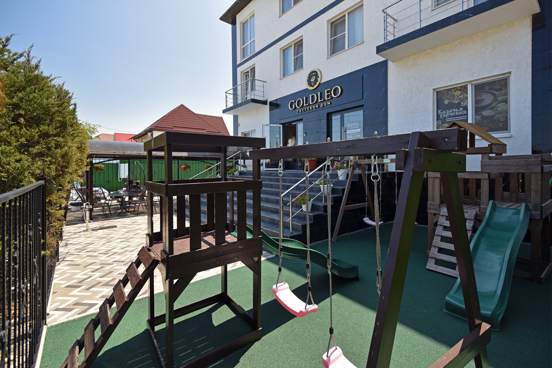 Фото отеля 2