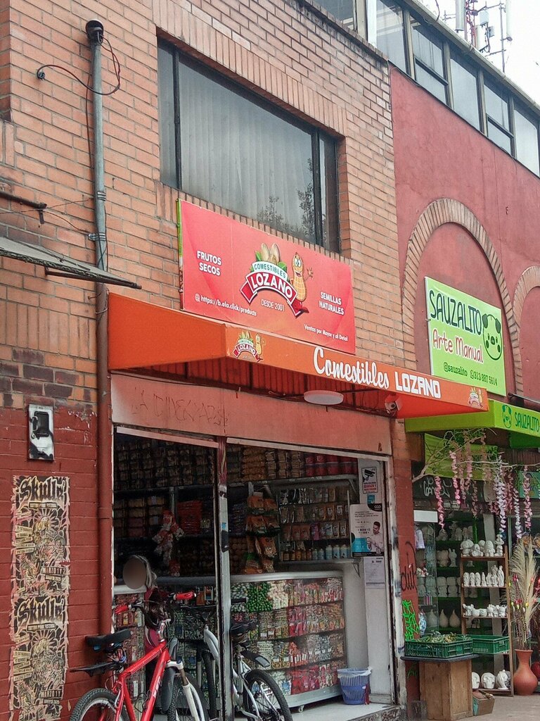 Vegetables and fruit wholesale Comestibles Lozano, Bogota, photo