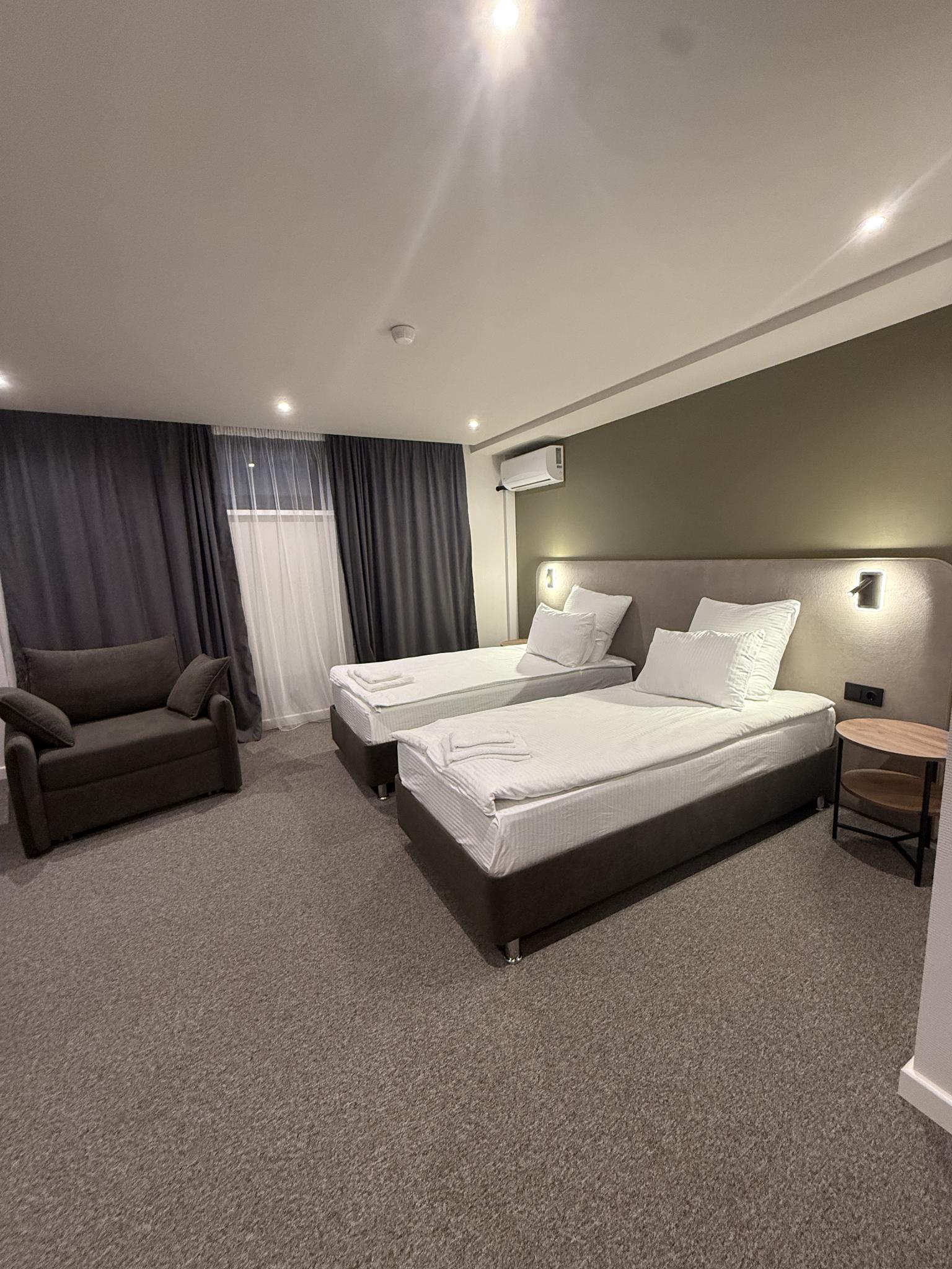 Фото отеля 1