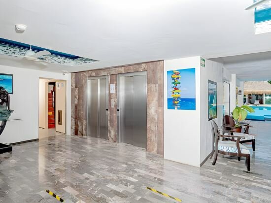 Фото Paradise Beachfront & Nightlife Heart