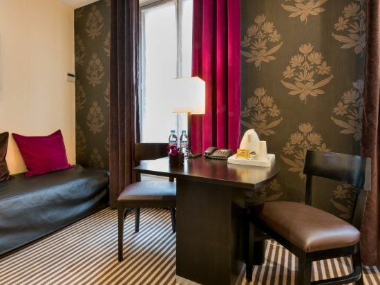 Фото Hotel Pax Opera