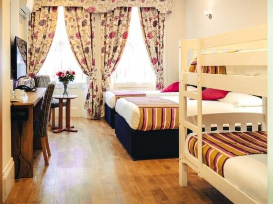 Hotel Athena, London, photo