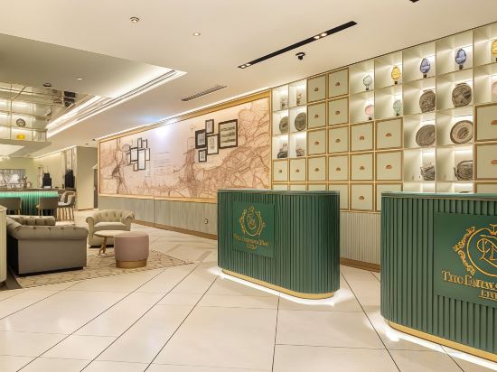 Фото The Emerald House Lisbon Curio Collection by Hilton