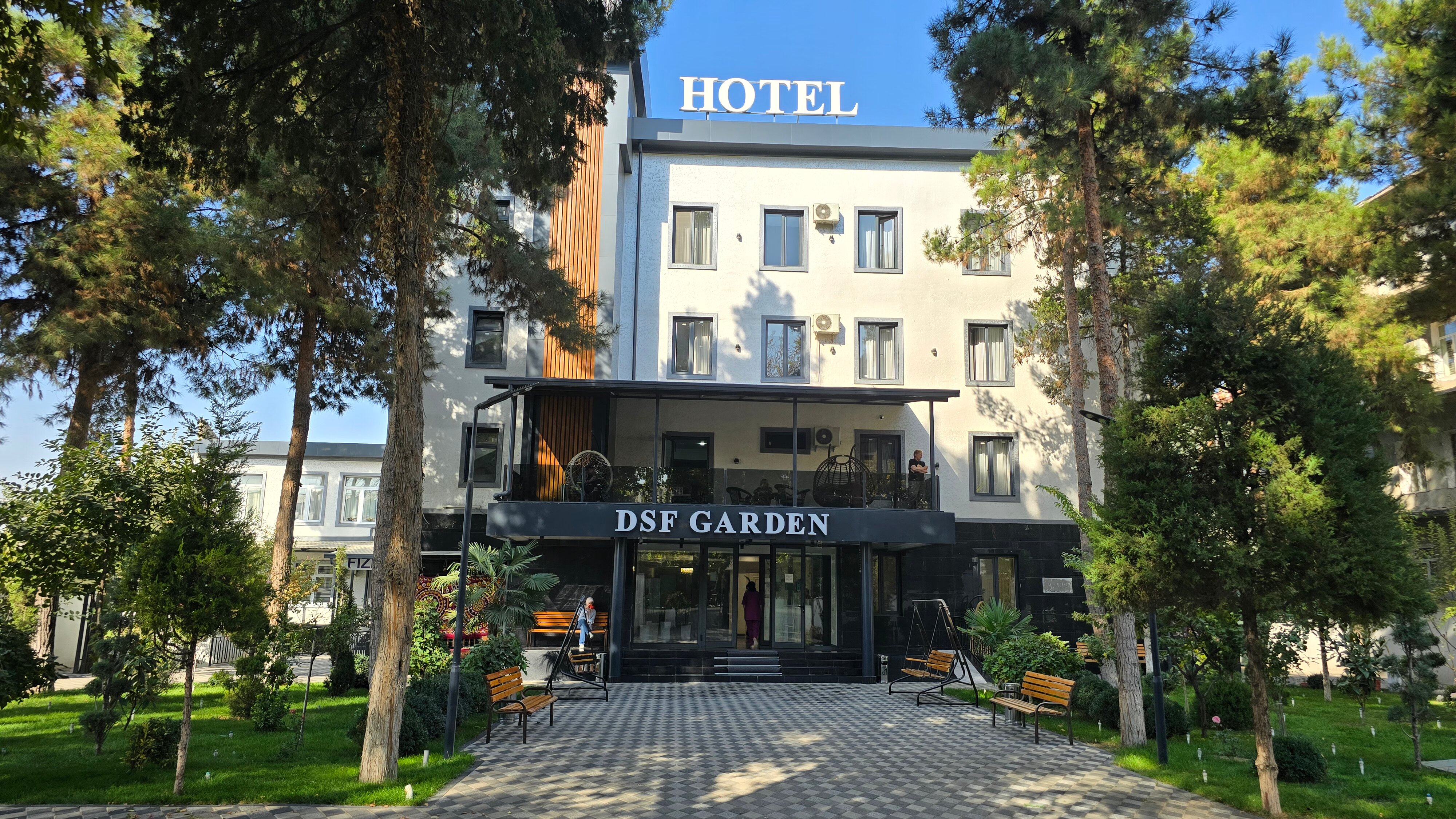 Фото отеля 1