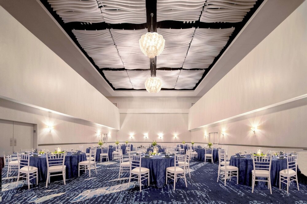 Фото Sheraton Oklahoma City Downtown Hotel