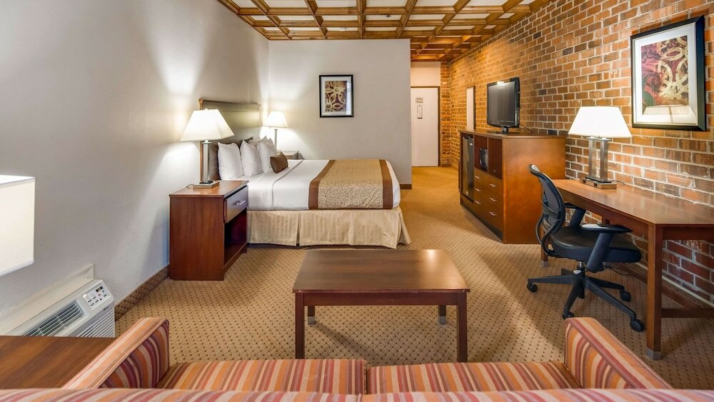 Фото Best Western Plus Governor's Inn