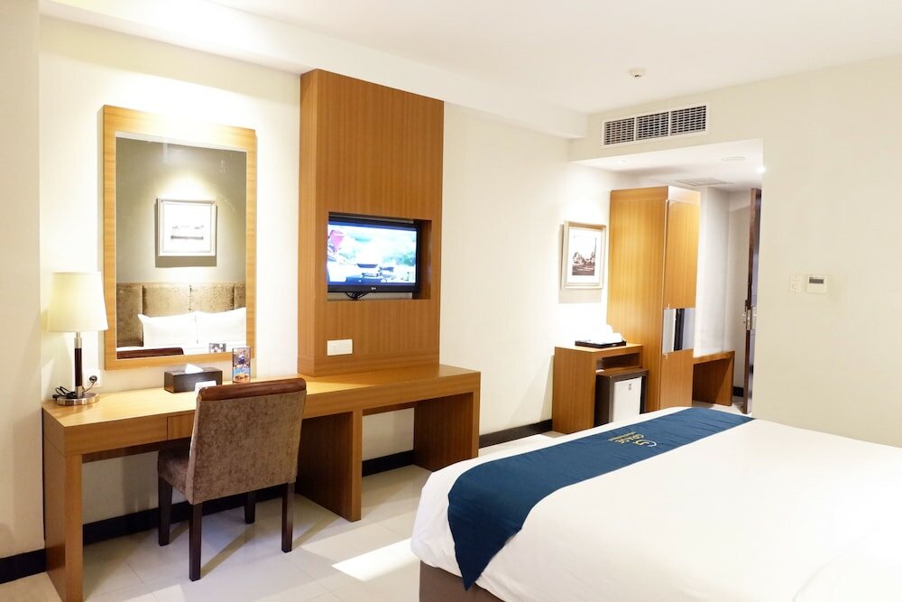 Фото Grage Hotel Cirebon