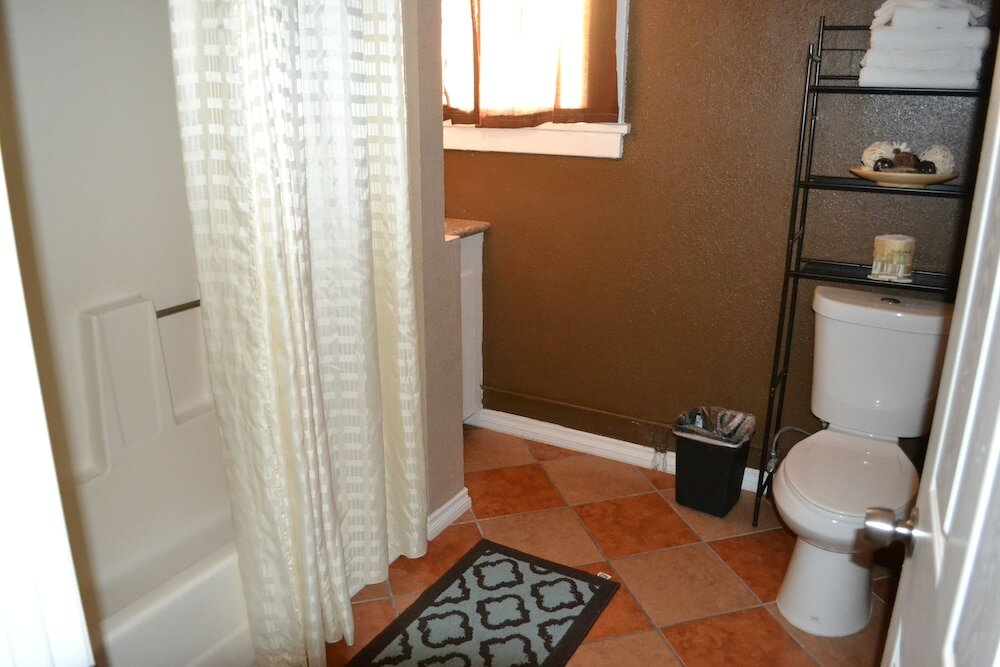 Фото Monterey Inn Hotel