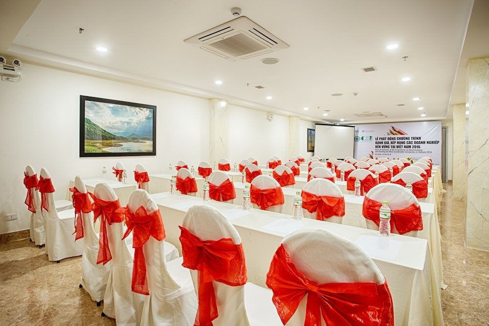 Фото Titan Hotel