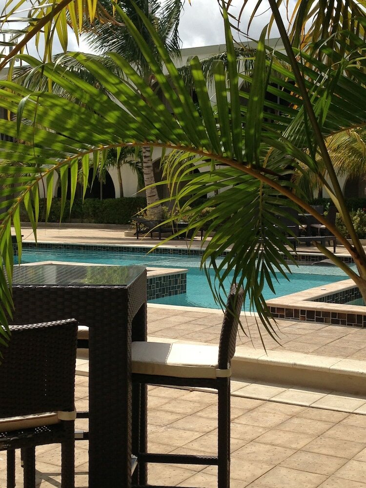 Фото Talk of the Town Hotel and Beach Club