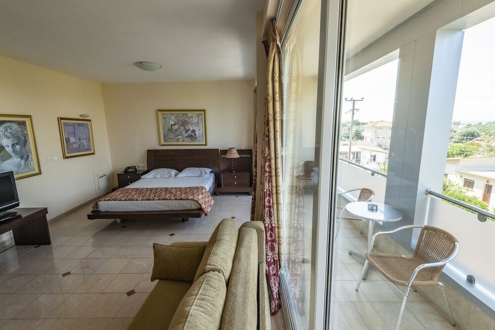 Фото Dolphin Resort Hotel & Conference