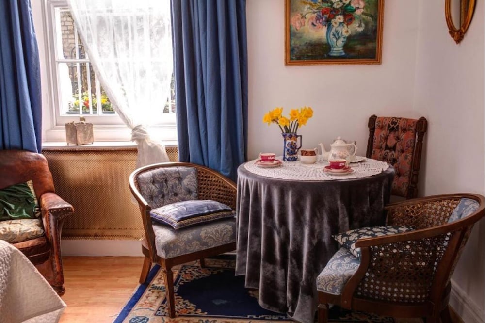 Фото Juliette's Bed and Breakfast