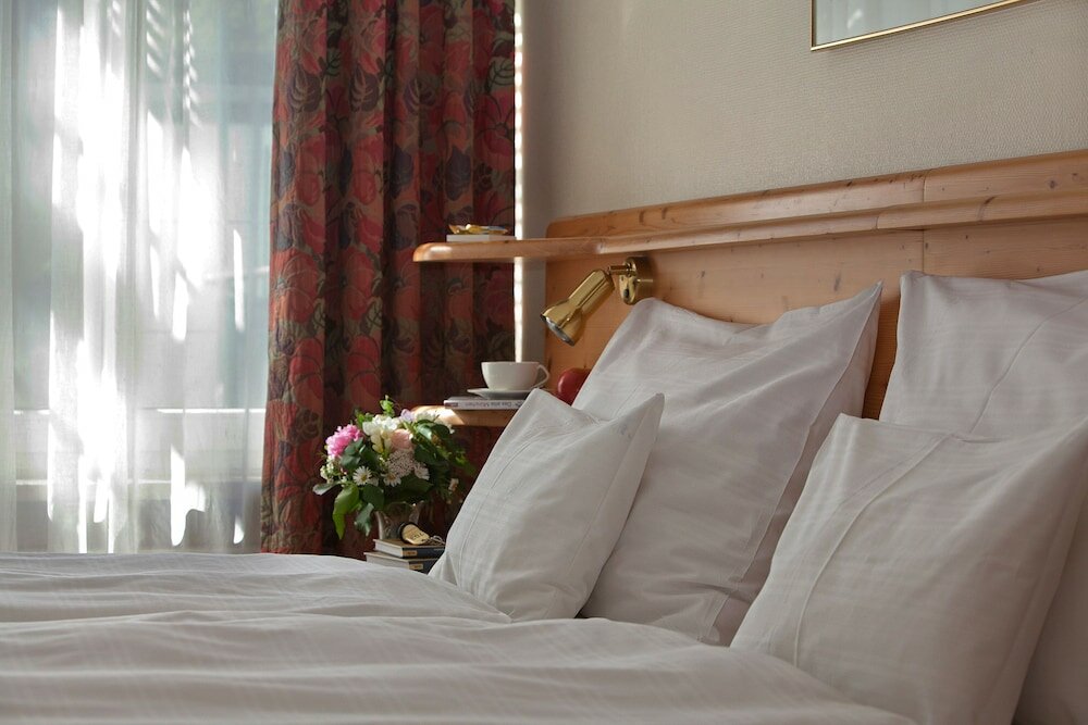 Фото Hotel Rotkreuzplatz