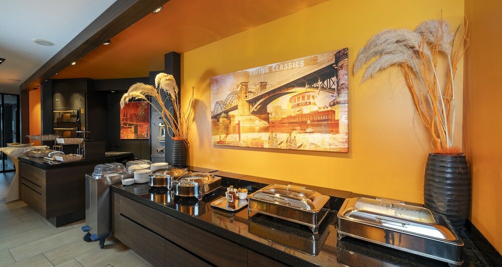 Фото Plaza Inn Köln Pulheim