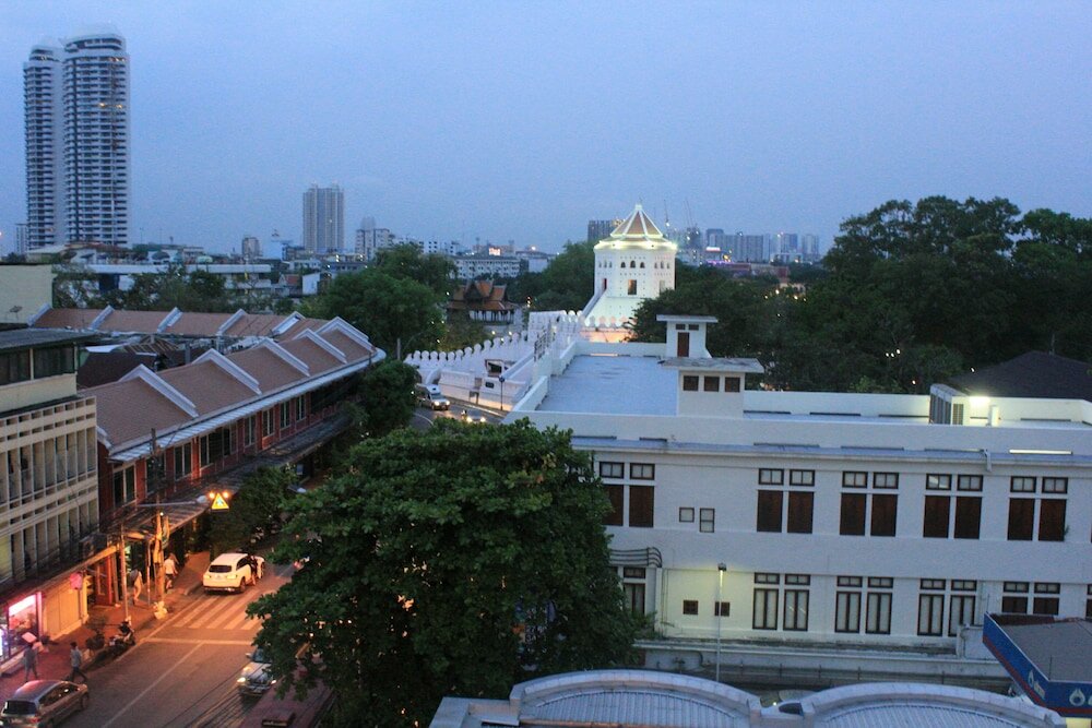 Фото Mad Monkey Bangkok Hostel - Adults Only