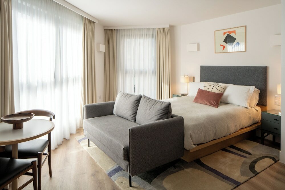 Фото Rockwell East