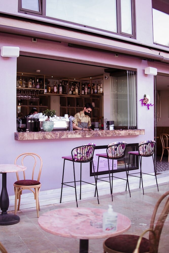 Фото Legacy Gastro Suites