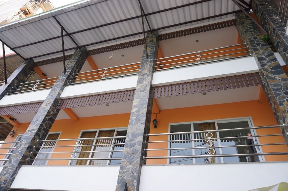 Фото B and B Hotel