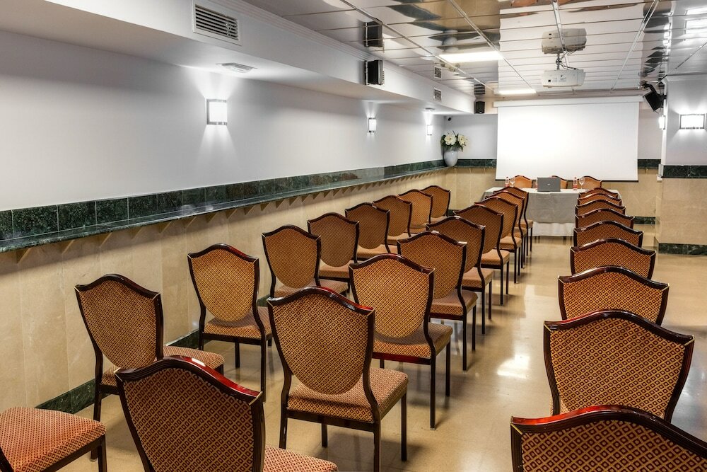 Фото Отель Reina Cristina