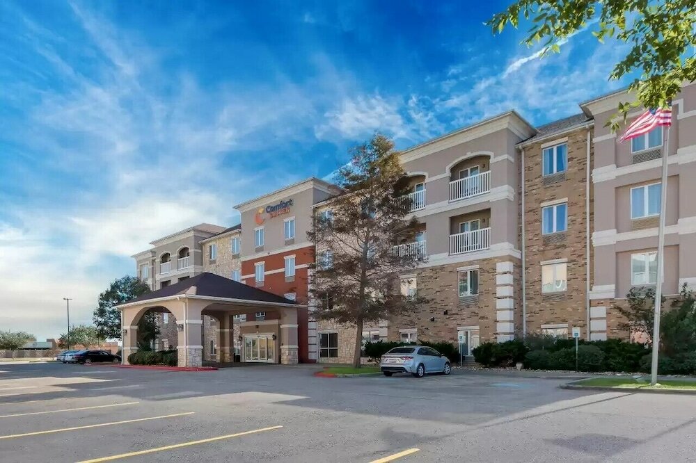 Фото Comfort Suites Central