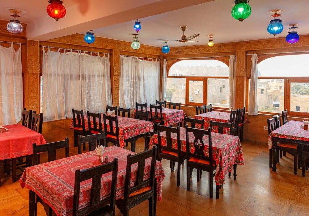 Фото Hotel Lal Garh Fort And Palace