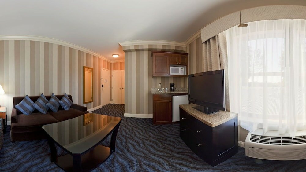 Фото Holiday Inn Express Hotel & Suites Santa Cruz, an Ihg Hotel