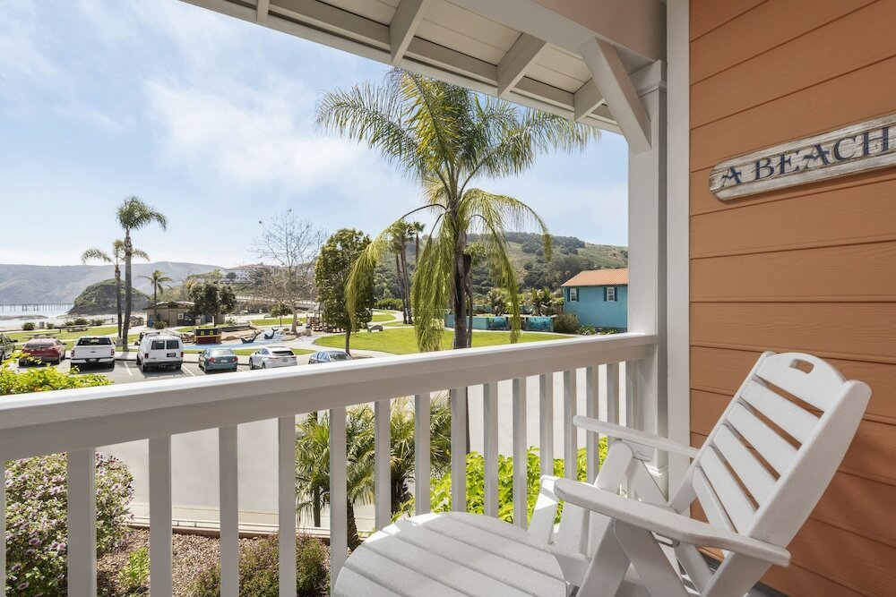 Фото Avila Lighthouse Suites