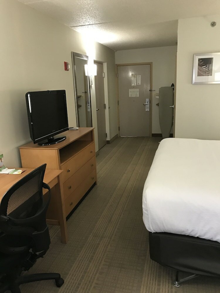 Фото Holiday Inn Hotel & Suites Bolingbrook, an Ihg Hotel