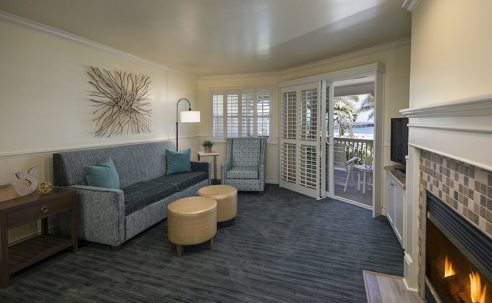 Фото Avila Lighthouse Suites