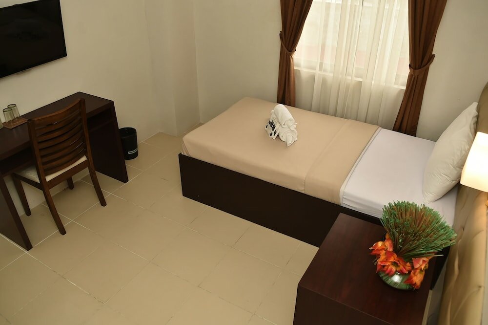 Фото Columbus Plaza Hotel