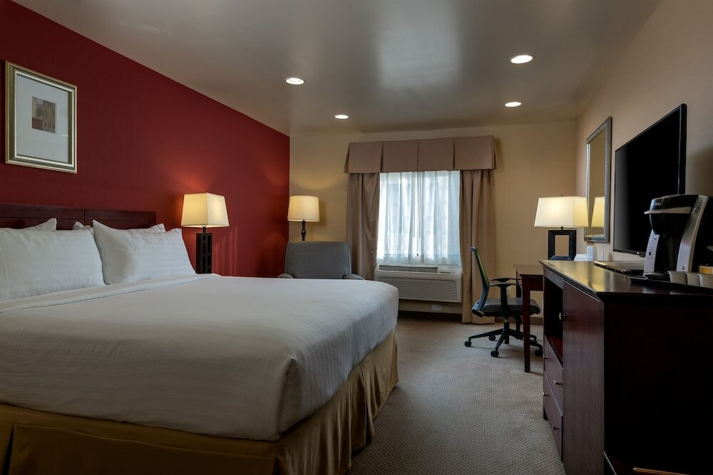 Фото Holiday Inn Express & Suites Los Angeles Airport Hawthorne