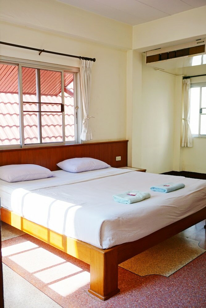 Фото Safe House Court