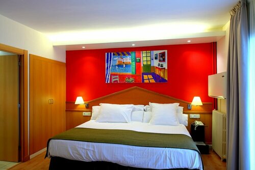 Внешний вид отеля Platjador Hotel в Ситжесе, фото 3