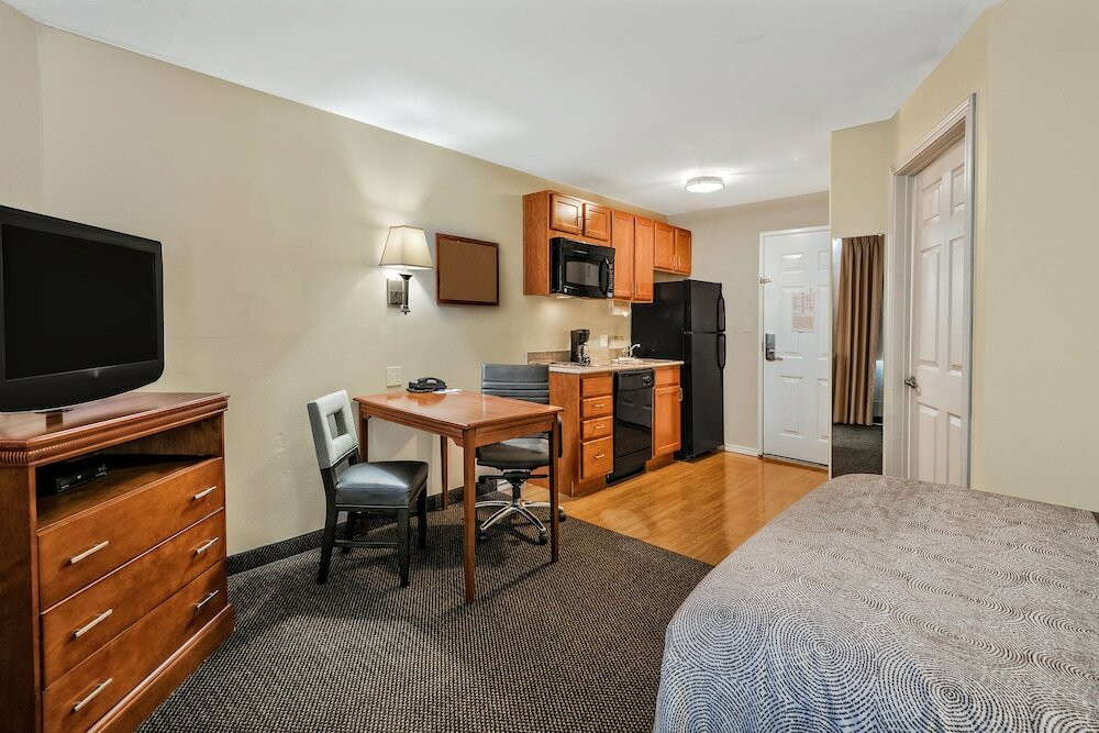 Фото Candlewood Suites Galveston, an Ihg Hotel