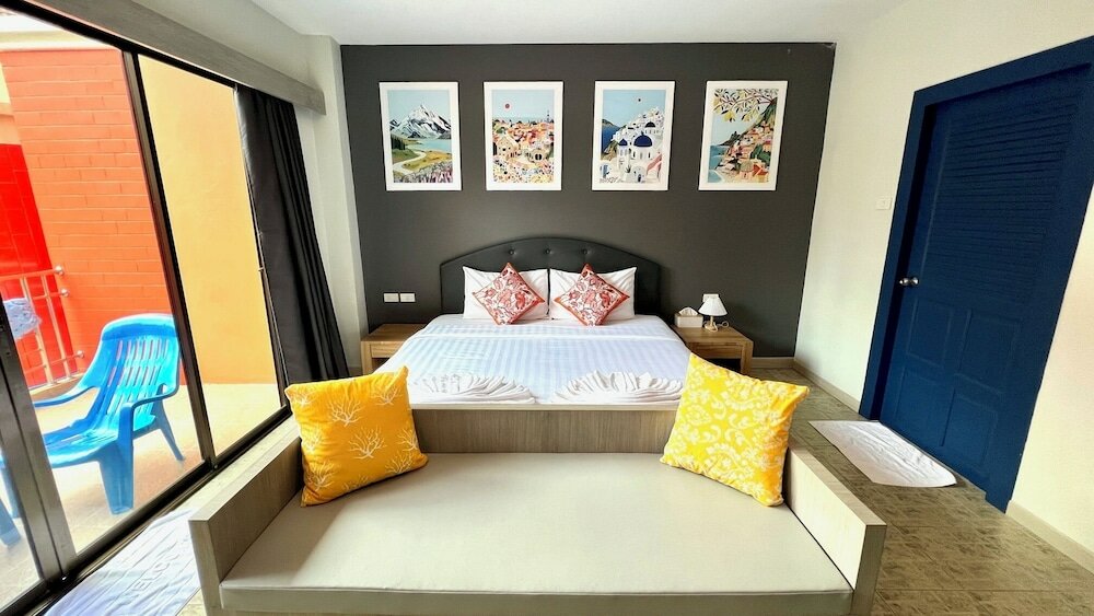 Фото My Friends's House 2