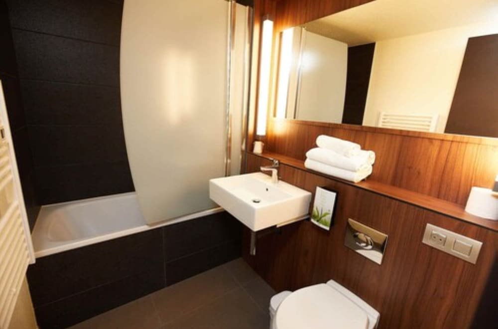 Фото Hotel Campanile Pau